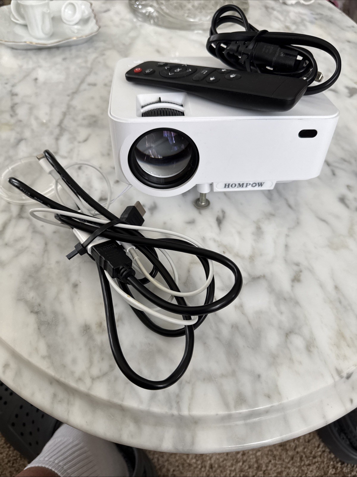 HOMPOW F1 White Mini Portable LED Projector Model T-20
