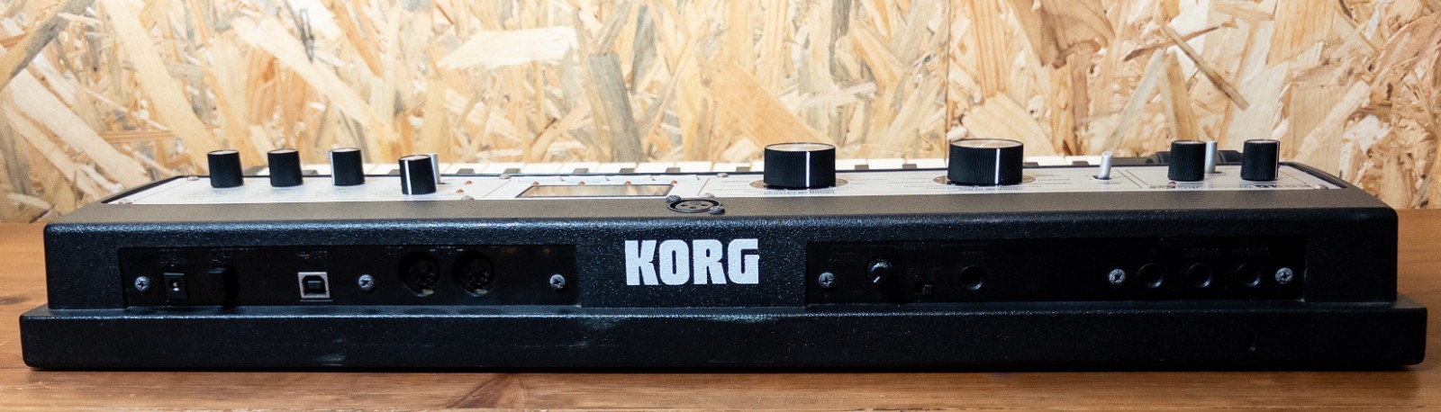 Korg microKORG XL Synthesizer w/ Adapter Tested Working Cleaned No Mic