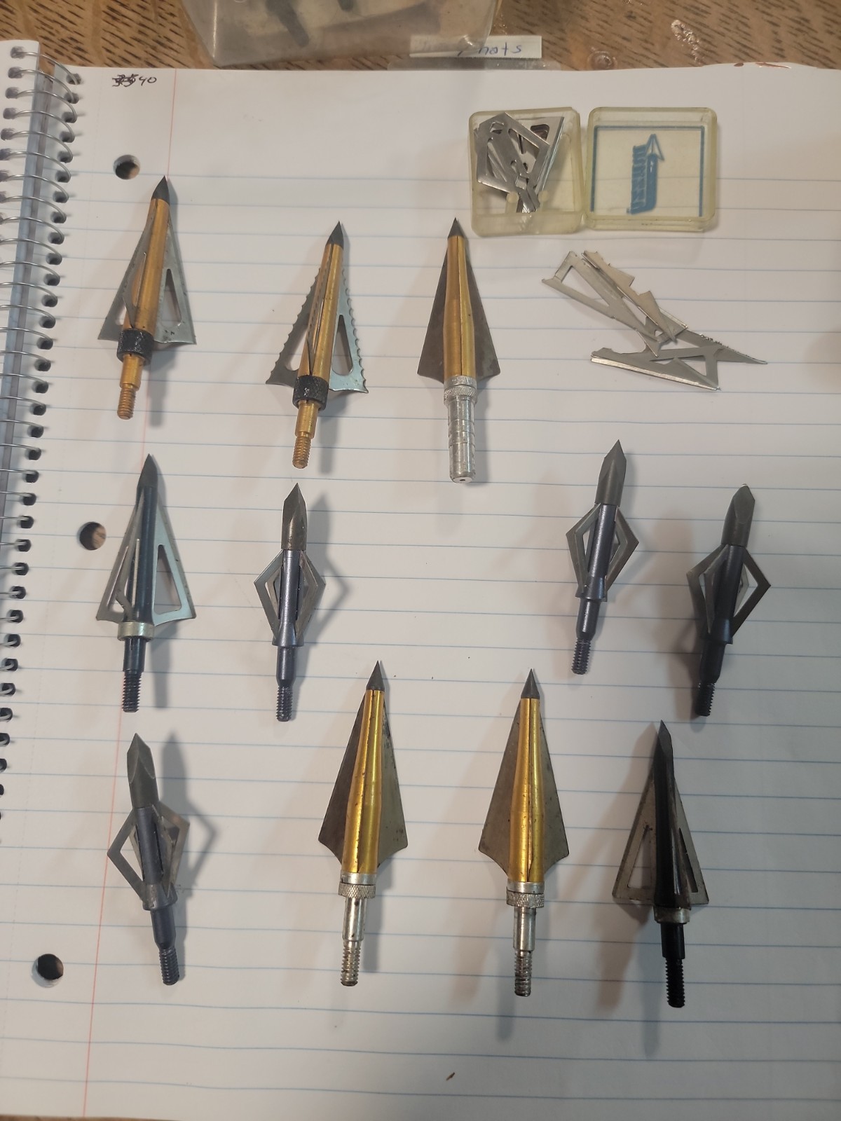 Arrow Head Assortment And Extra Blades And Tips
