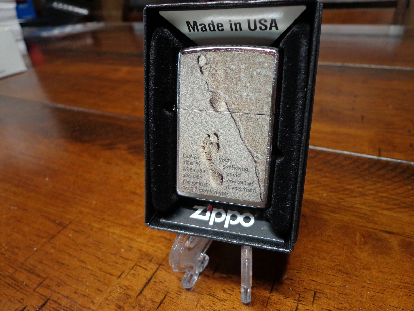 FOOTPRINTS IN THE SAND BEACH ZIPPO LIGHTER MINT IN BOX