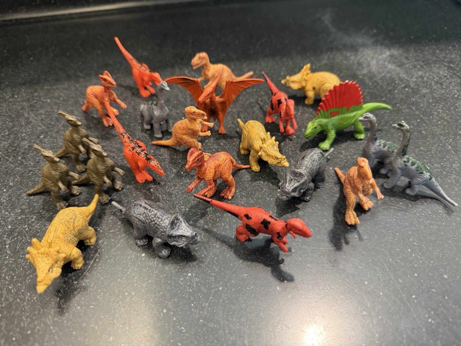 Lot Of 22 Plastic Dinosaurs Various Types And Colors. Ready To Play With!