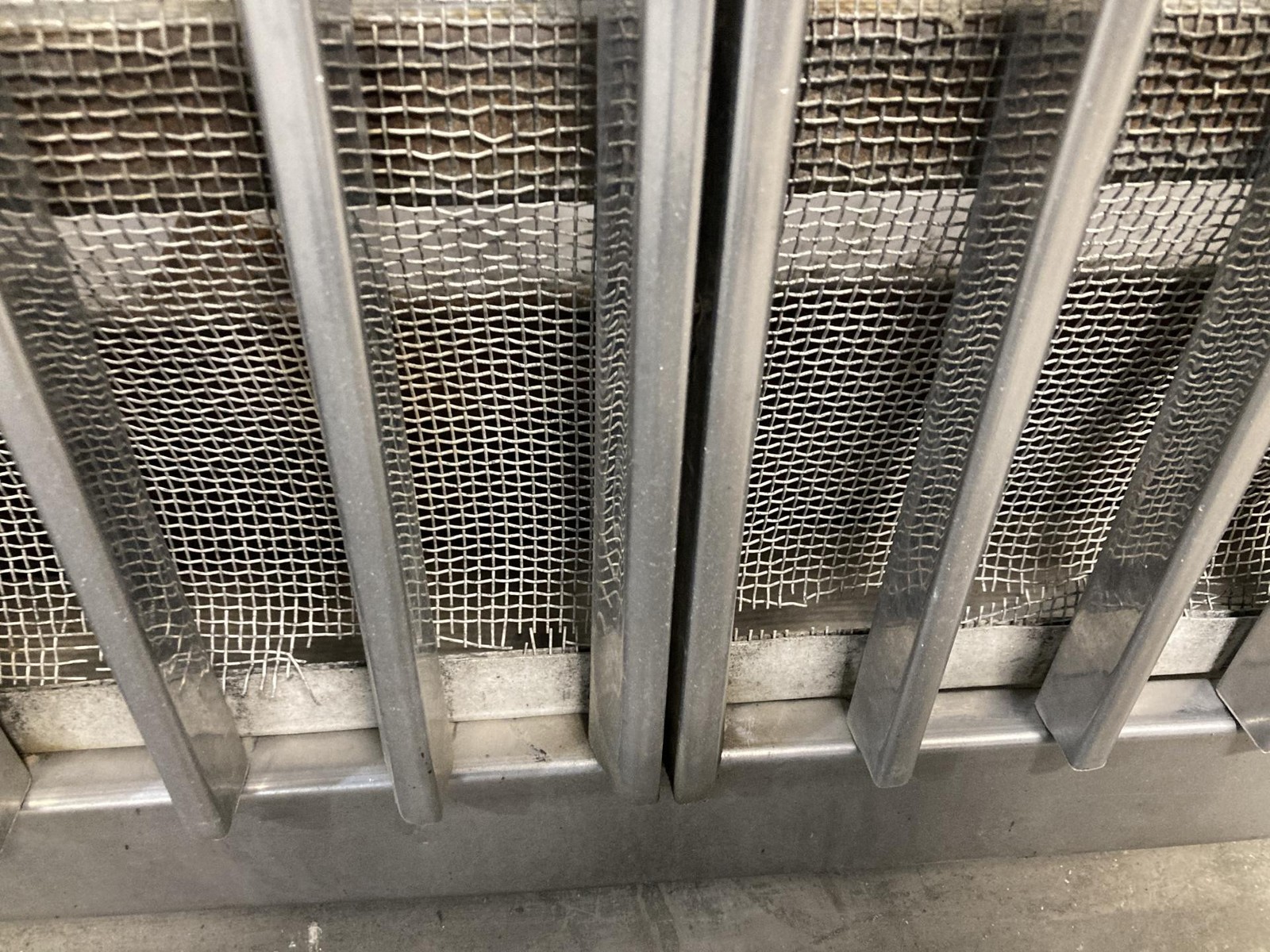 1997-2011 International 9200 Grille - Used