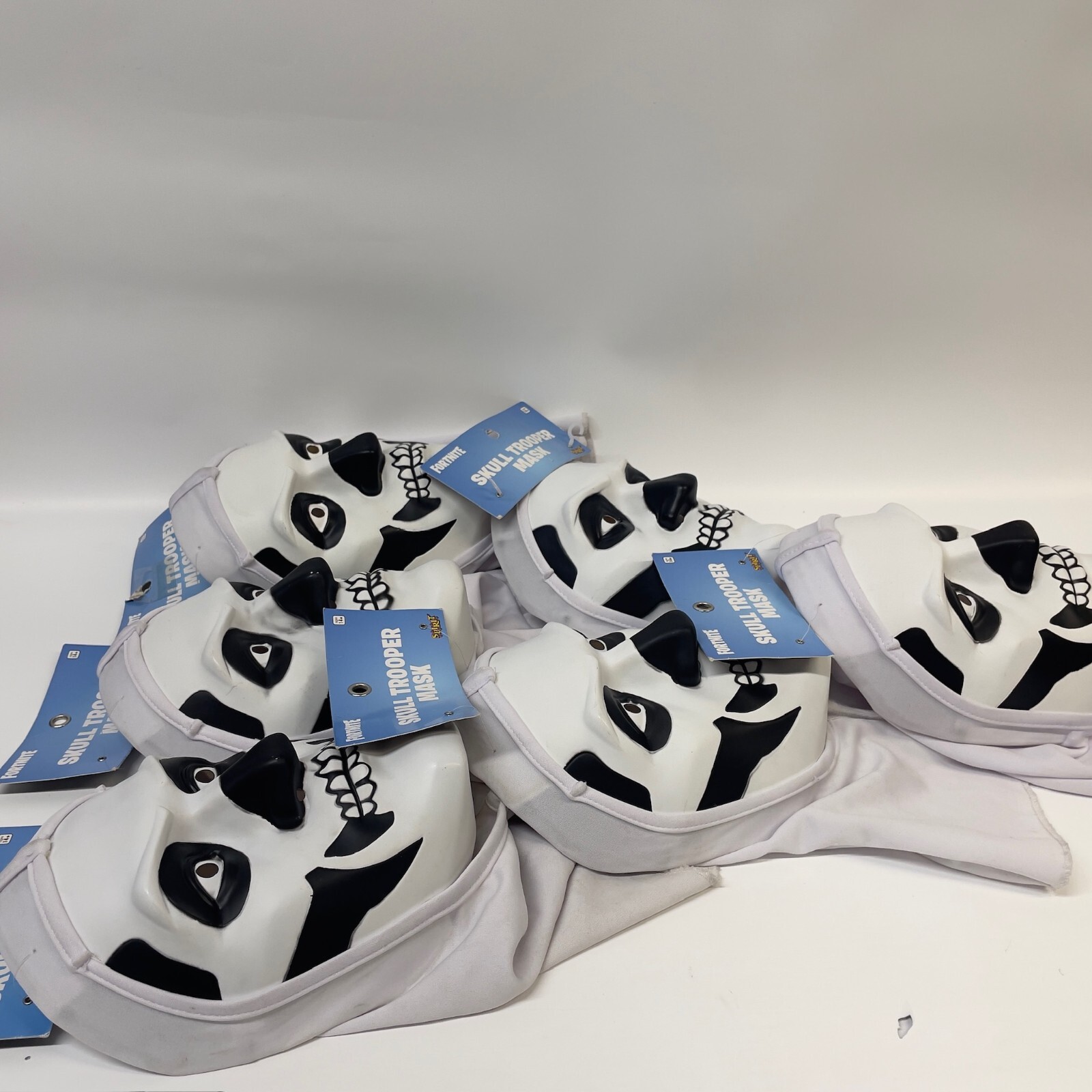 Spirit Halloween Fortnite Skull Trooper 14+ Mask Epic Games NWT 2018