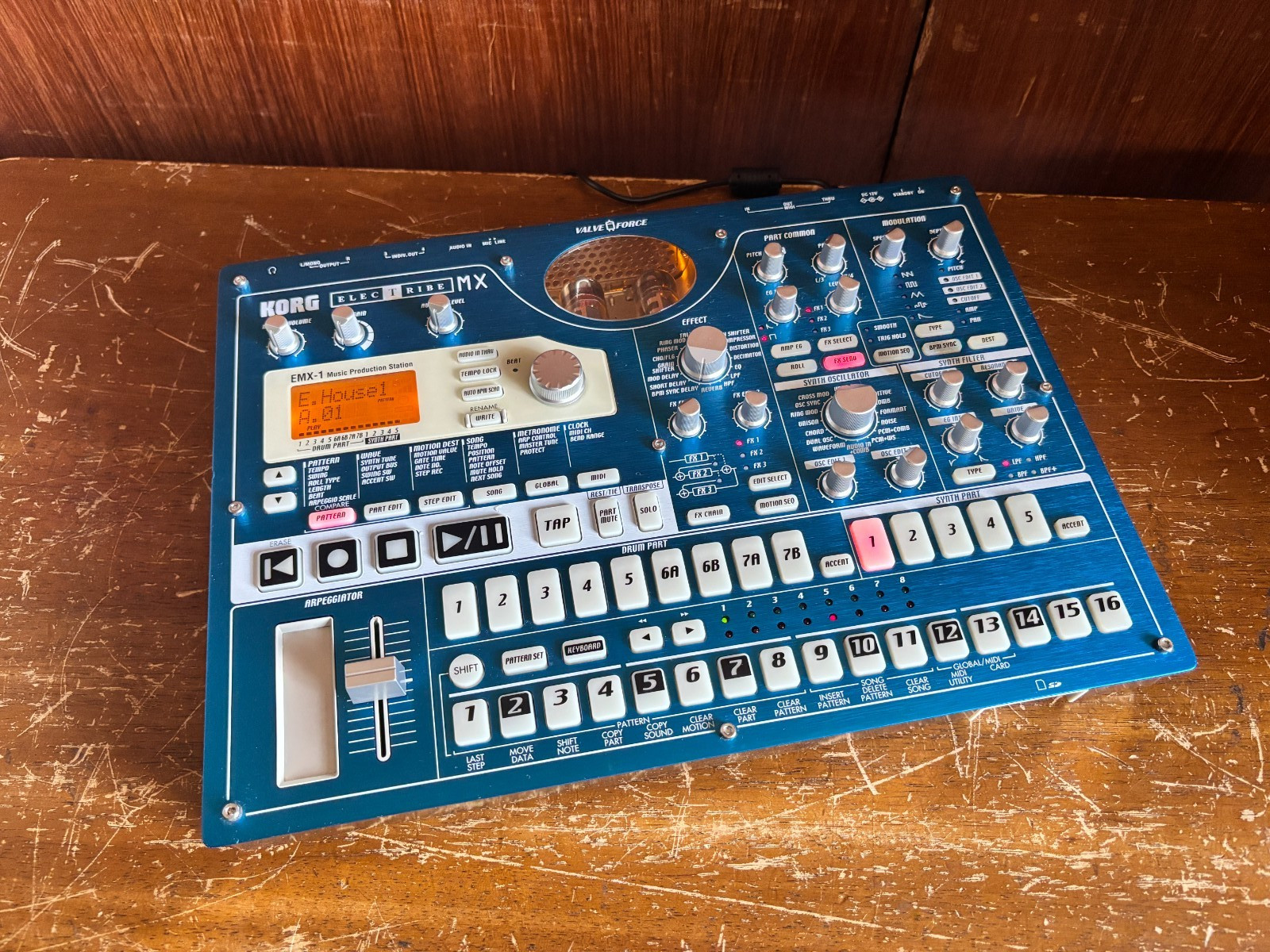 Korg ElecTribe MX EMX-1 SD Music Production Station w/ power supply