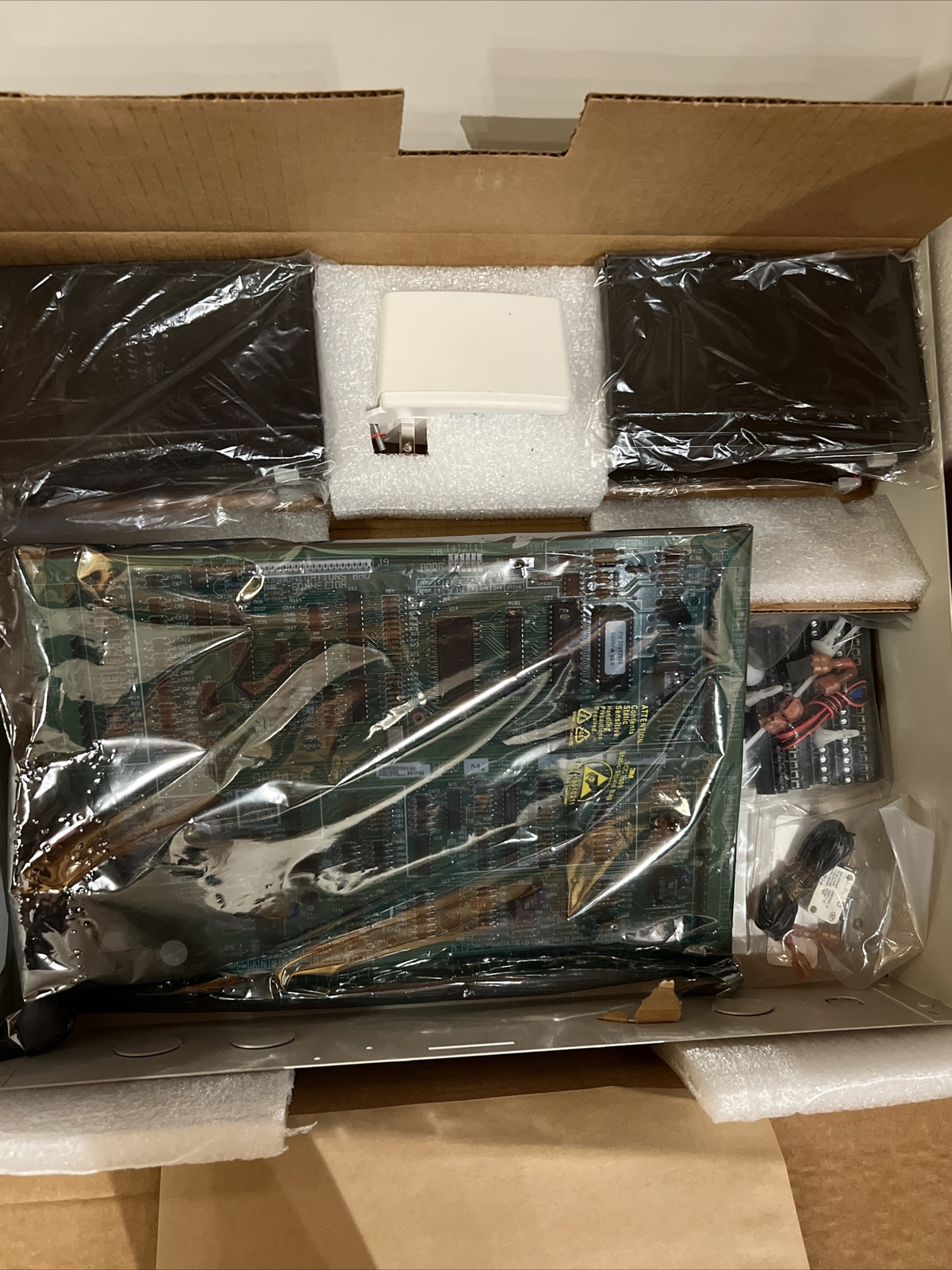 Sonitrol Plus Access Module P/N 09840002 Revision A Access4-S