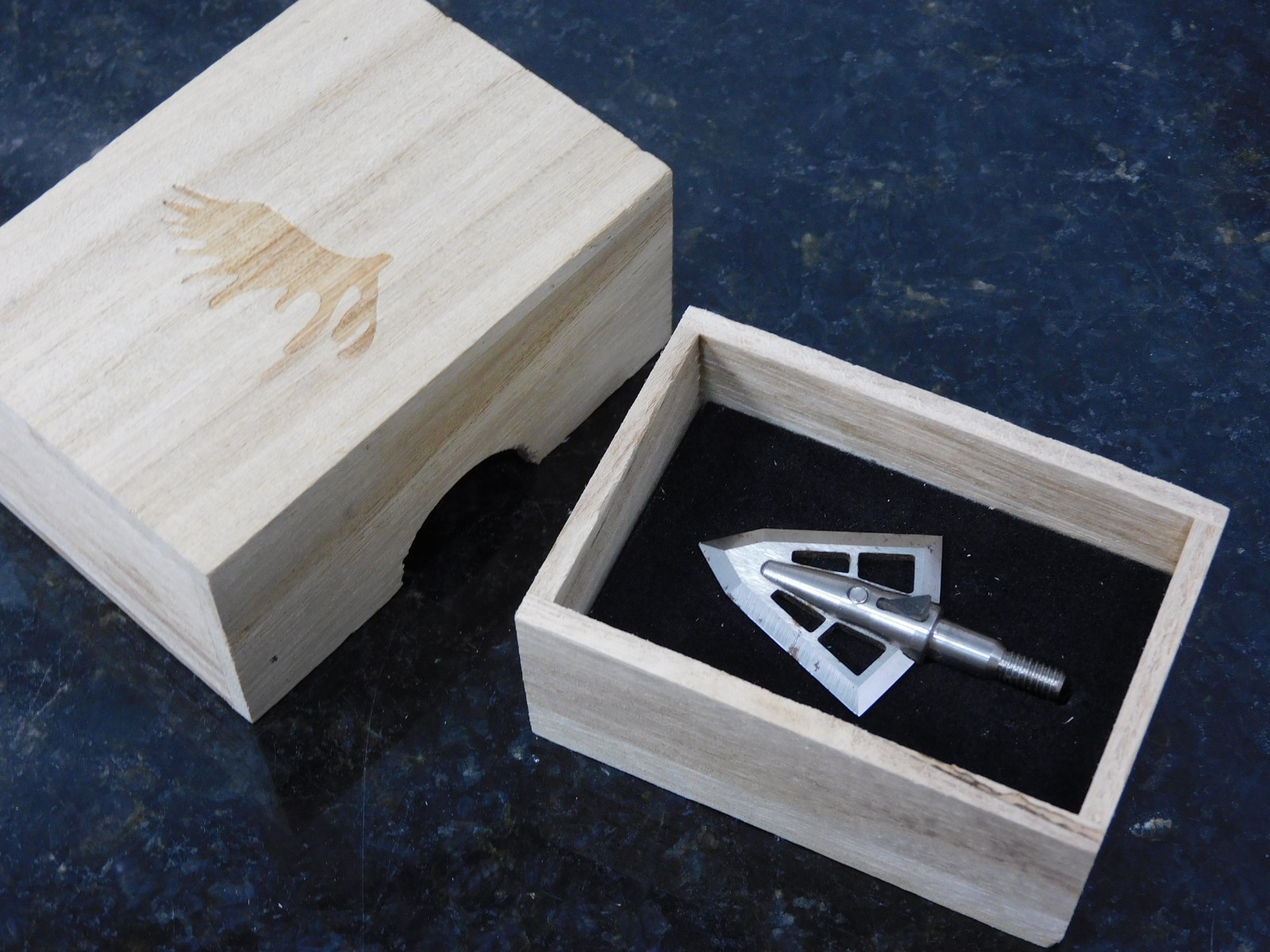 Iron Will V Series 100 Gr. Broadheads