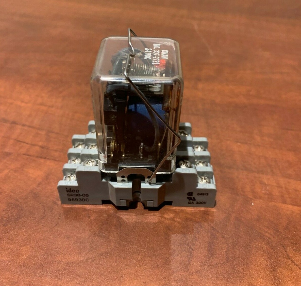 Deltrol Controls 166D 3PDT 24VDC Coil | Onan: 307-2721 | Idec SR3B-05
