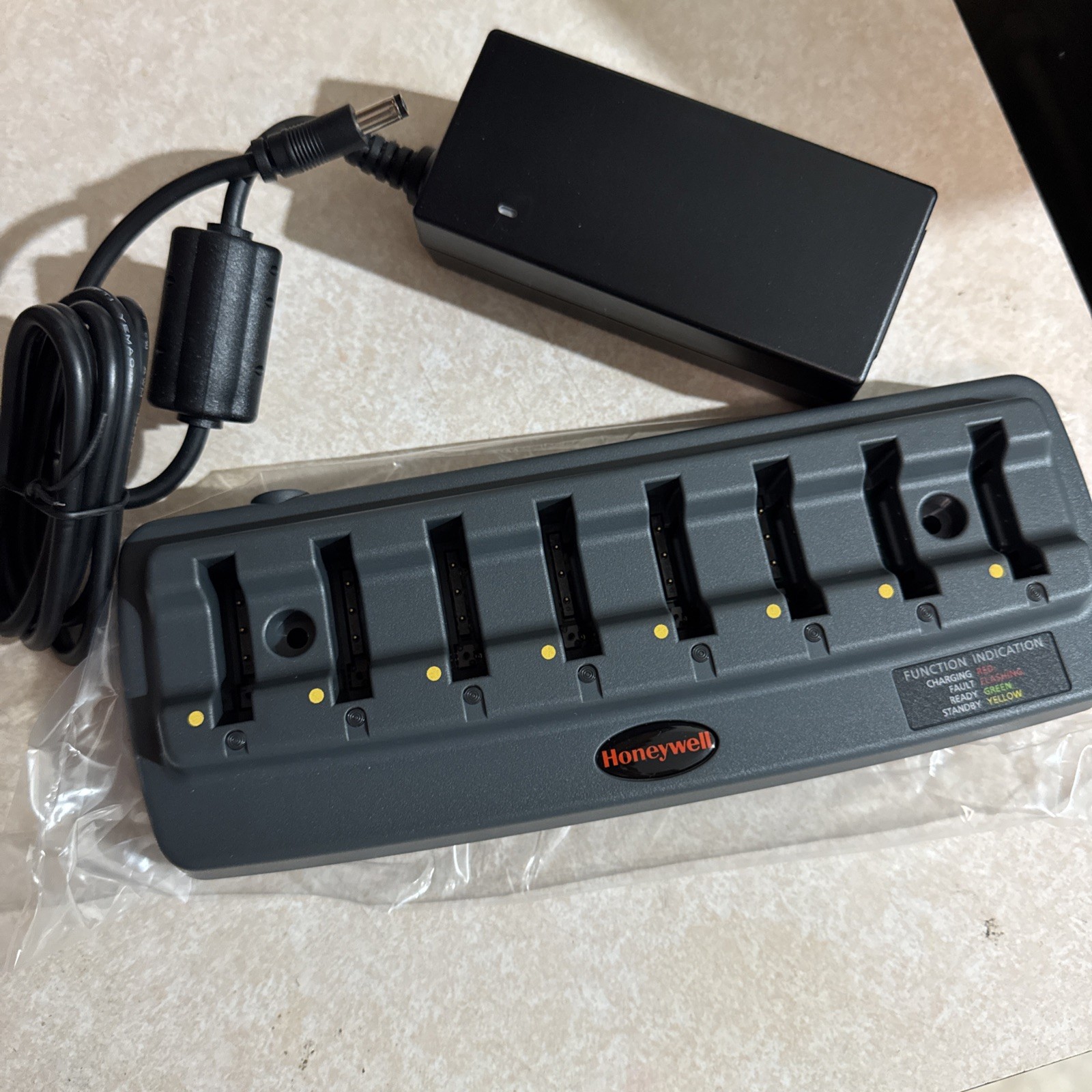 Honeywell Bluetooth Ring Scanner 8-Bay Charger 8670377CHARGER-VI