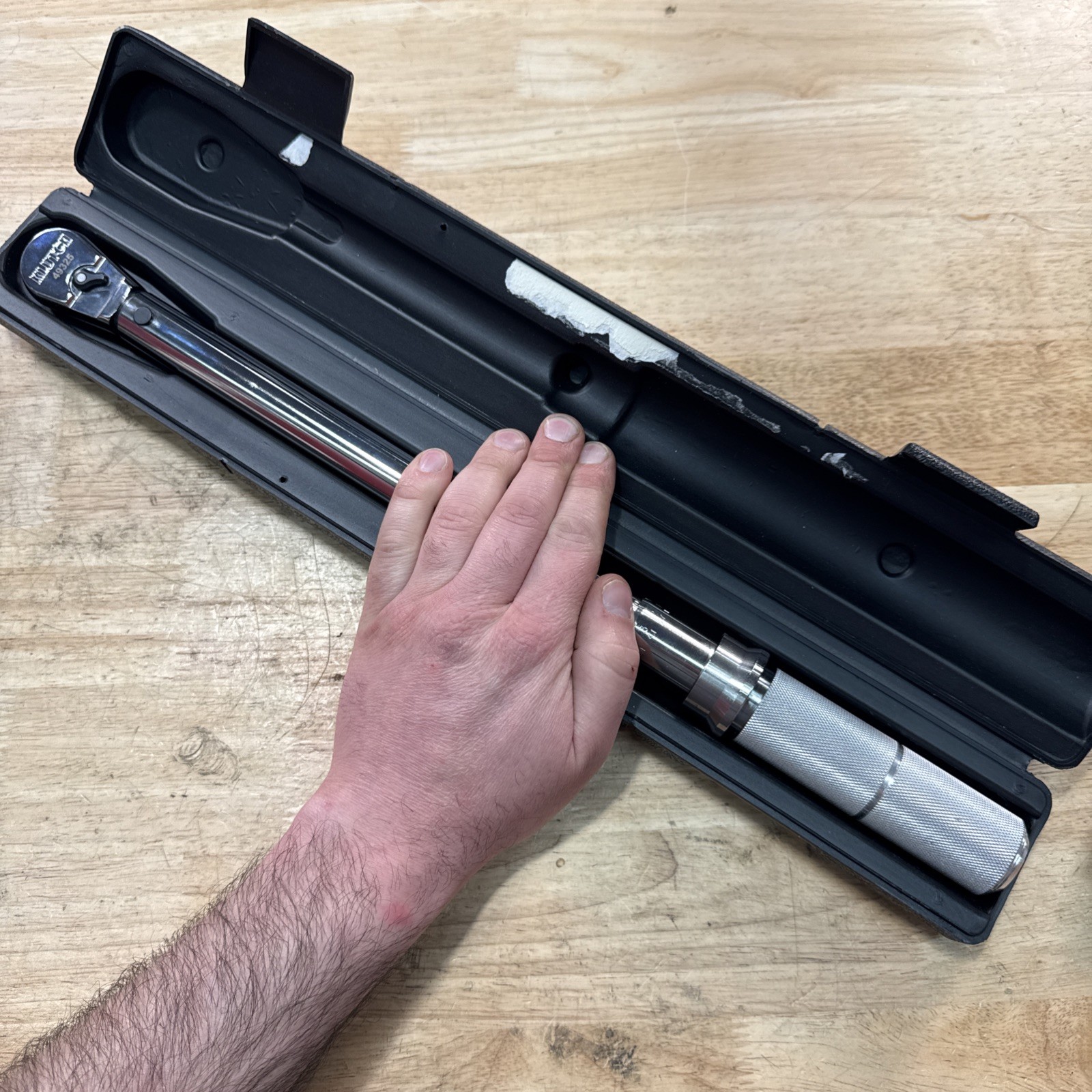 Klutch 3/8" Drive Adjustable Torque Wrench Model No. 49325