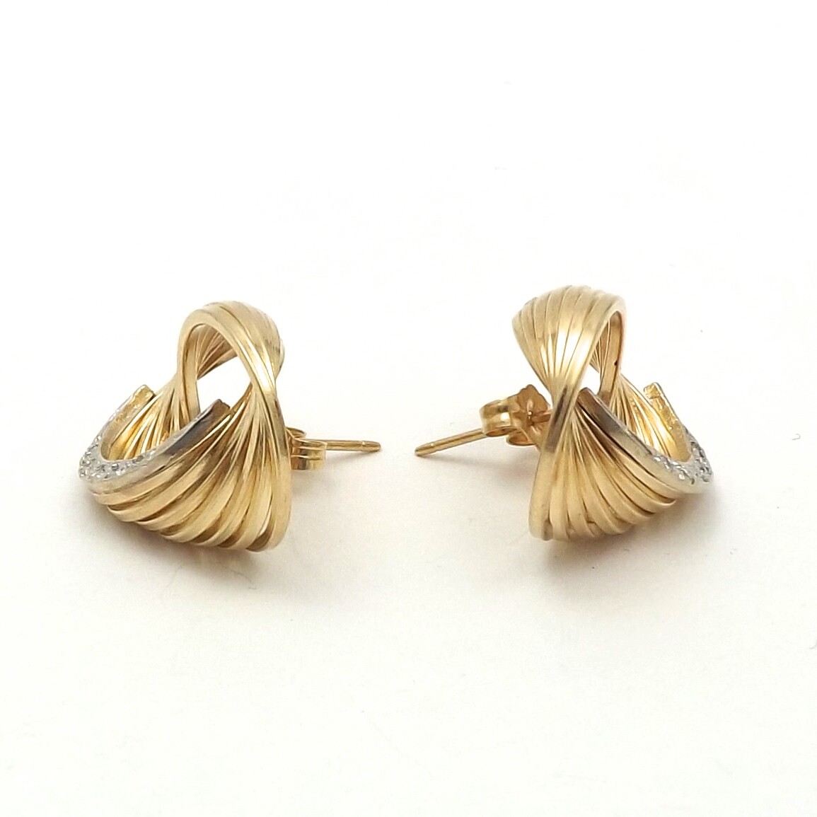 Solid 14k Gold Natural Diamond Twisted Circle Infinity Stud Earrings Setting