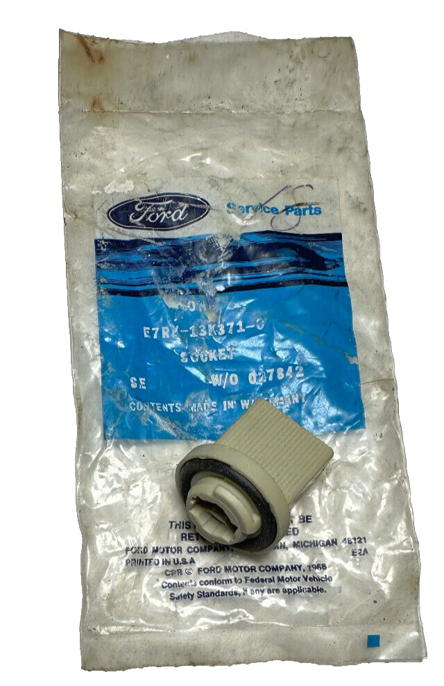 Genuine Ford Bulb Socket NOS E7RY-13K371-C