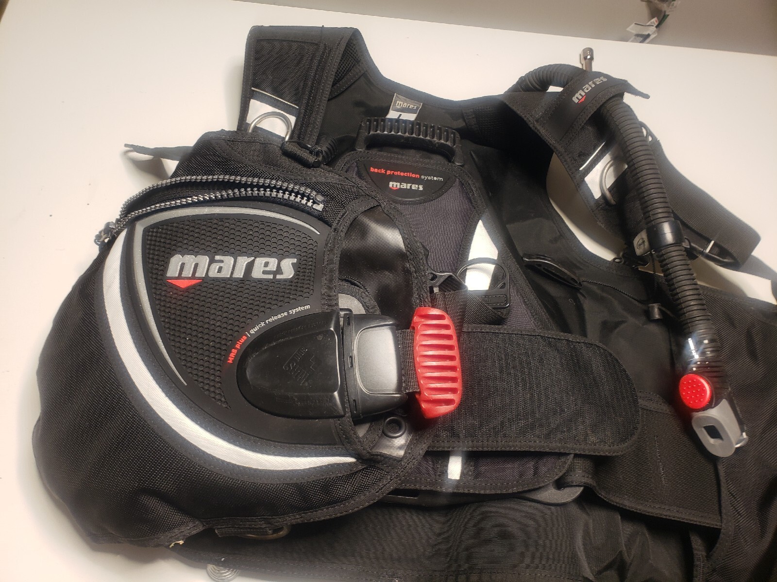 Scuba Diving Mares BC w/MRS Integrated Weight System And Back Support - Large