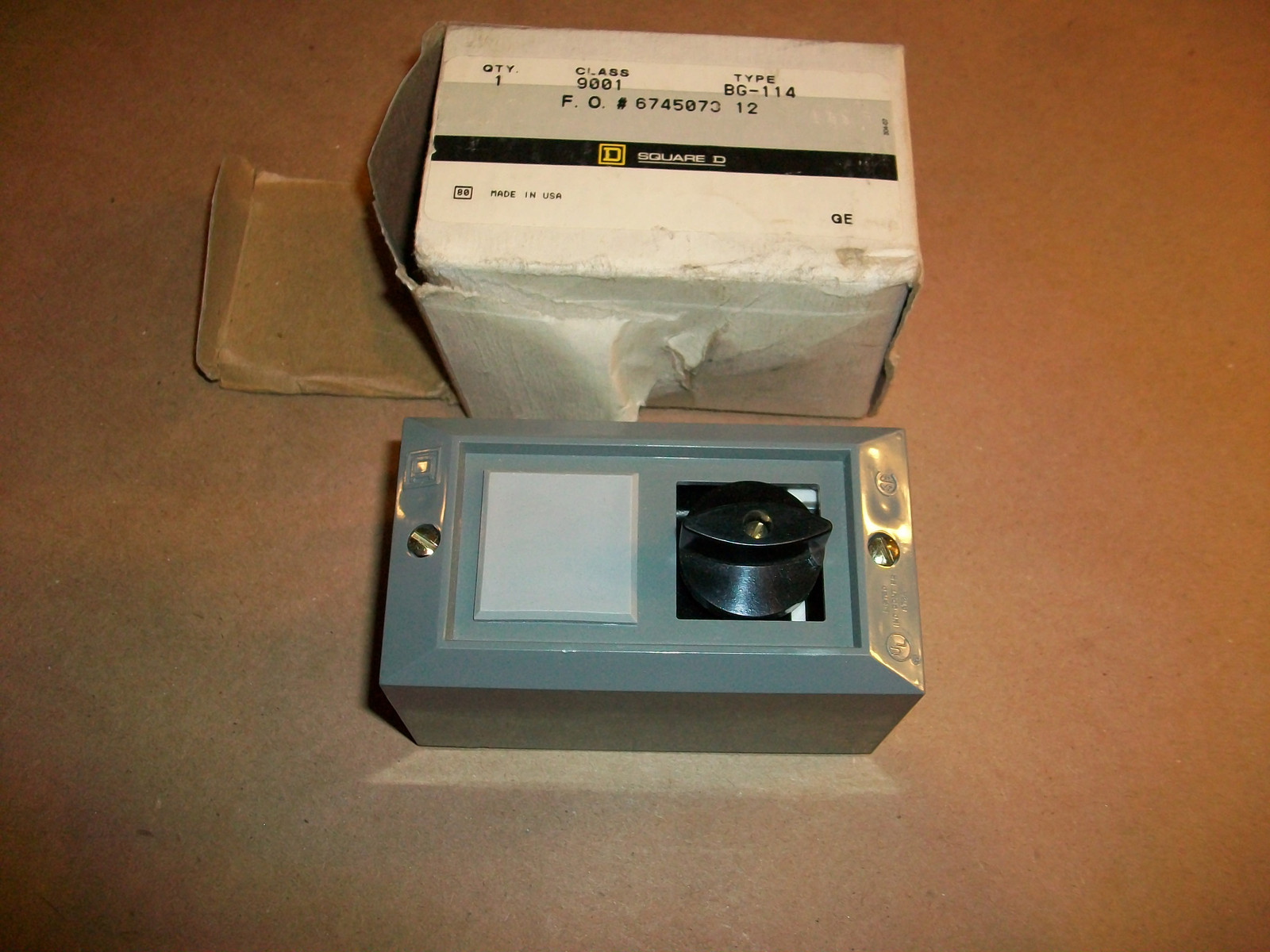 Square D Universal Selector Switch Station  9001 BG-114   NEW IN BOX