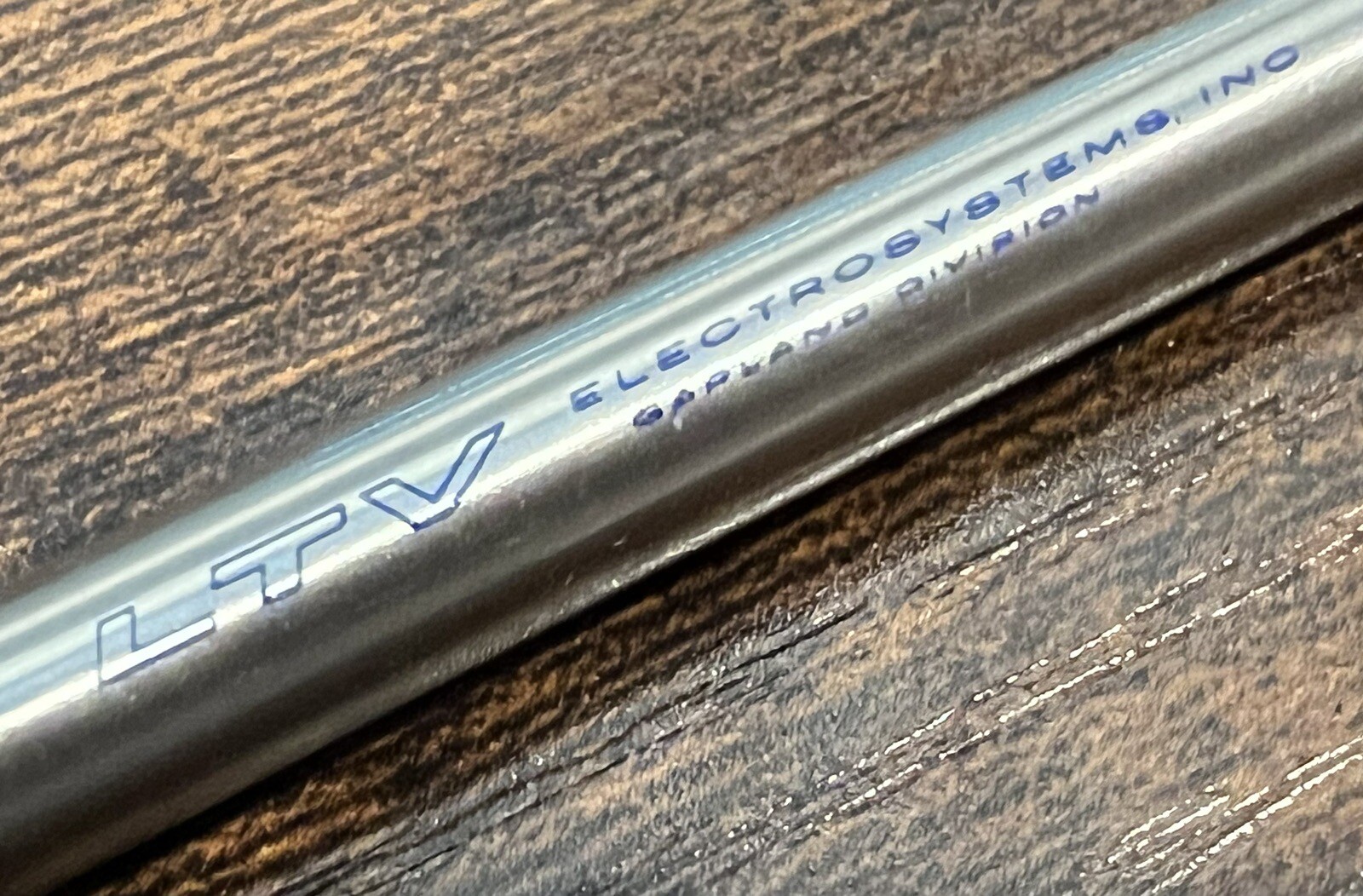 Parker Pointer VTG 25" Telescoping LTV Electrosystems Inc. Logo Garland Division