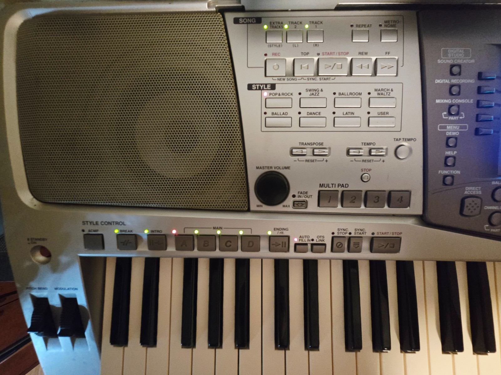 yamaha PSR 2100 KEYBOARD