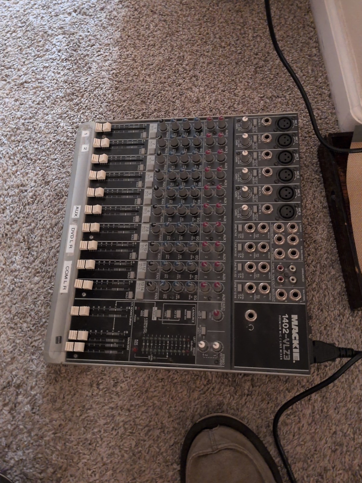 Mackie 1402-VLZ Pro 14-Channel Mic/Line Mixer