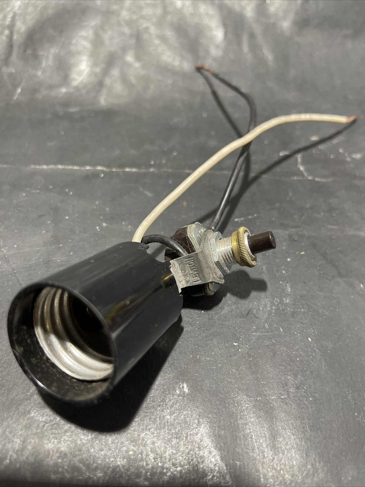 leviton phenolic socket with side mounted on-off push switch