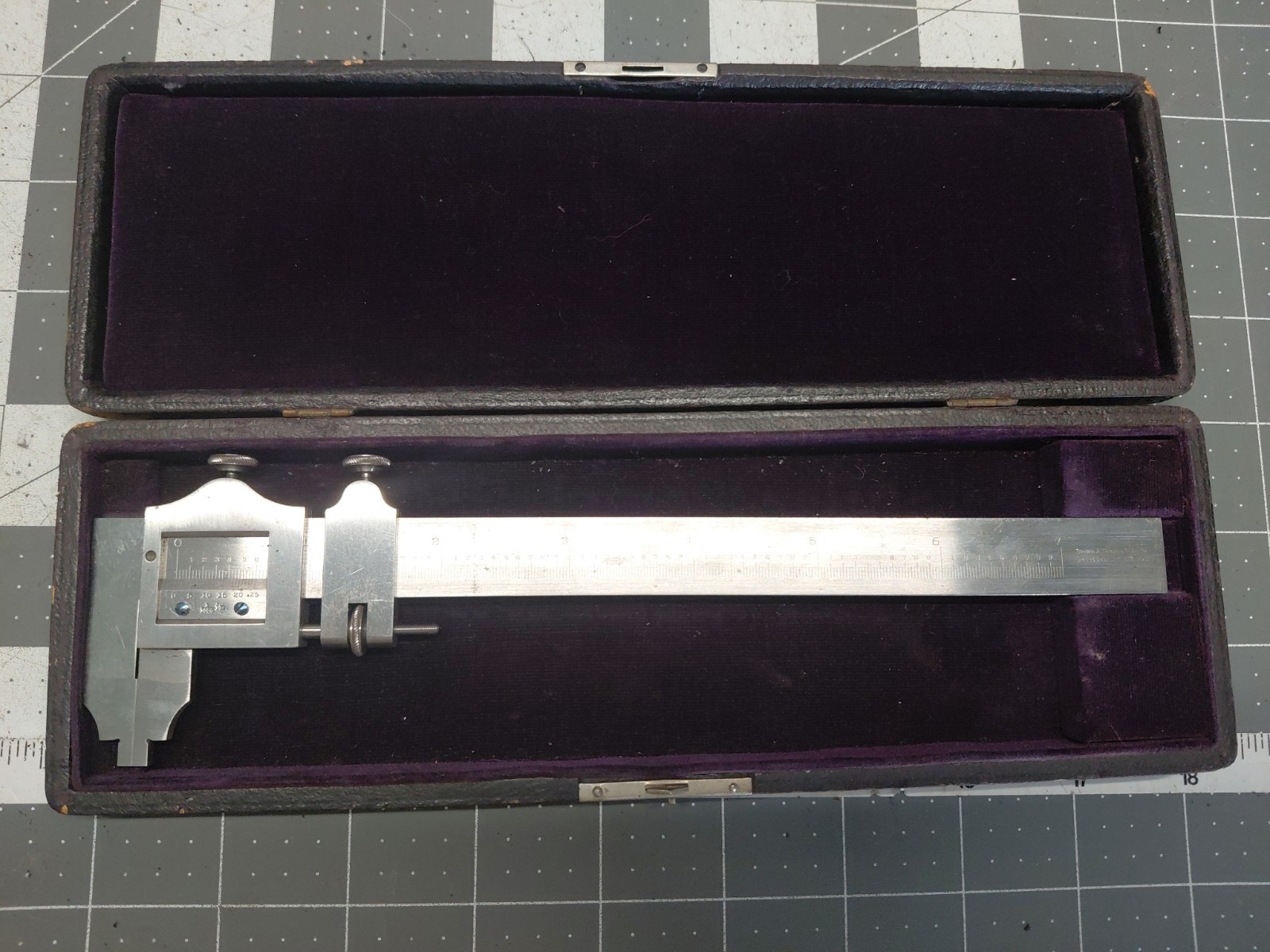 BROWN & SHARPE 7" CALIPER IN CASE