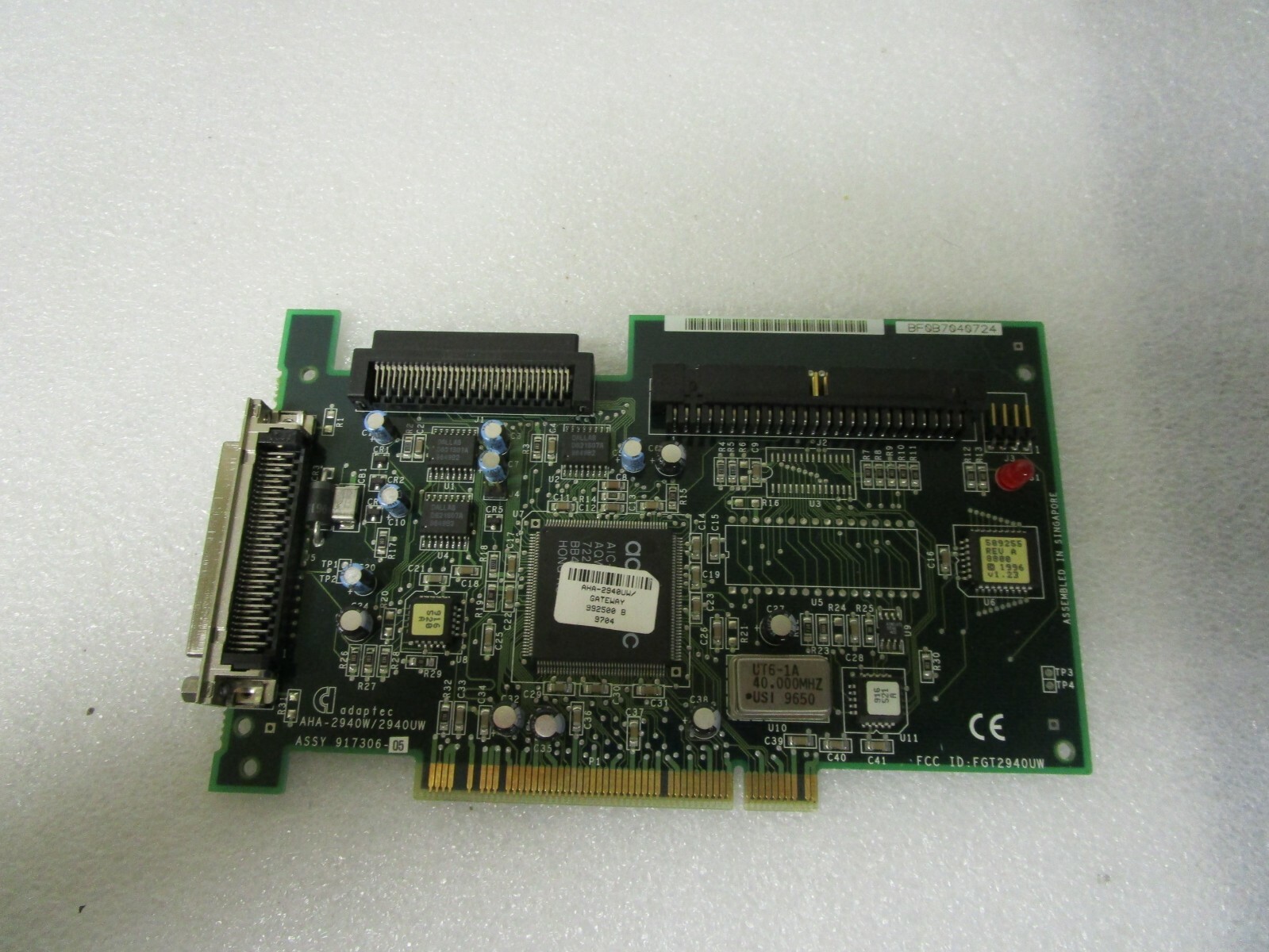 Adaptec AHA-2940W/2940UW PCI-to-Wide UltraSCSI Host Adapter