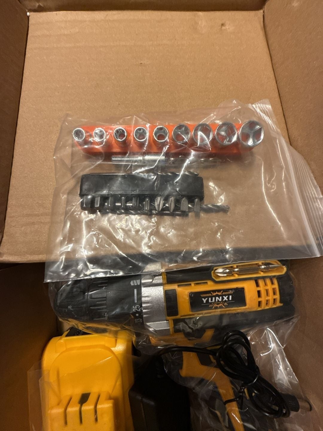 Yunxi 21V Cordless Electric Drill Driver Set