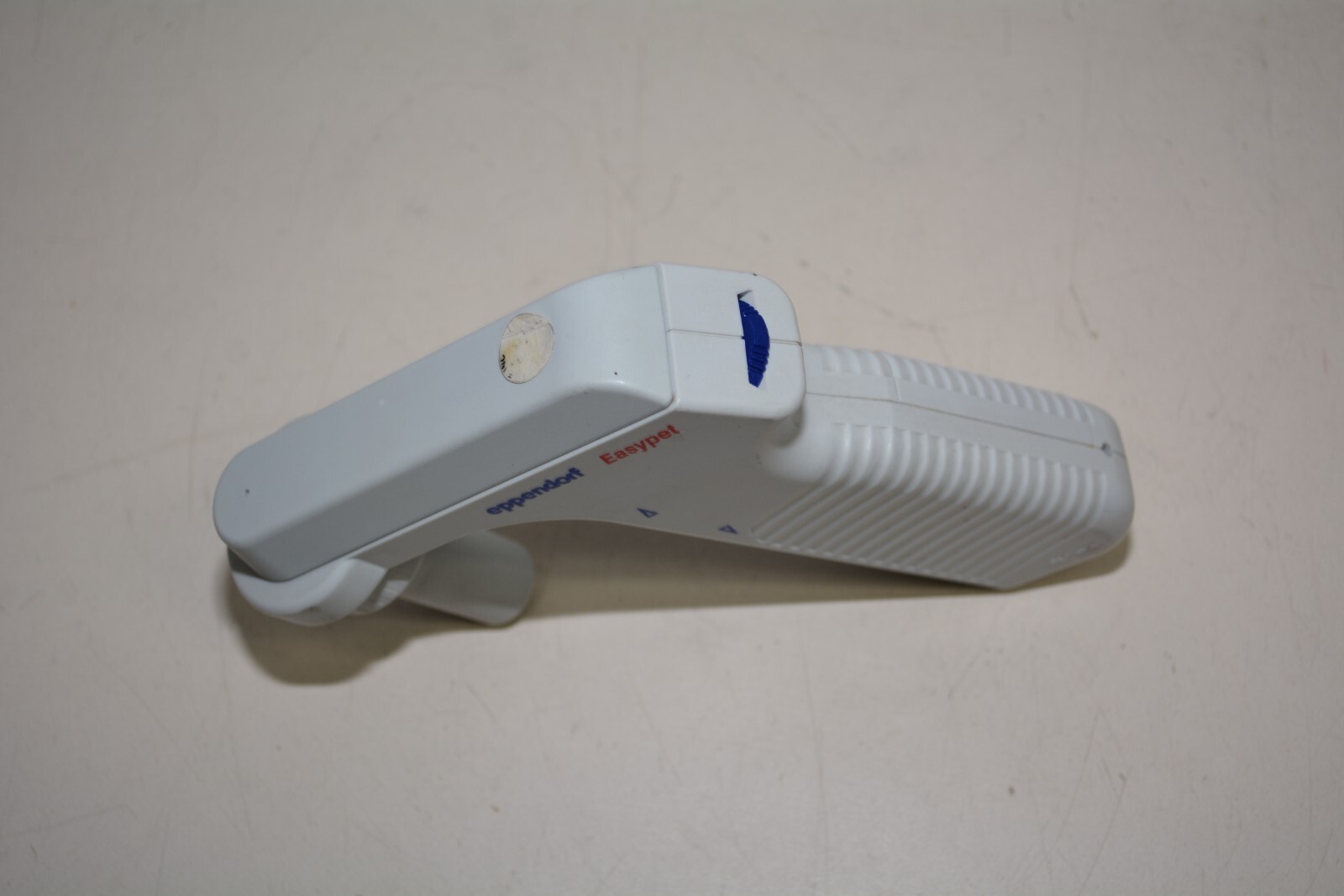 ^ Eppendorf Aid Dispensing Pipette EasyPet #W1123