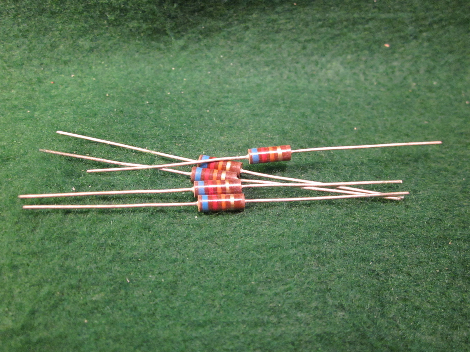 (1) 5 Pack Carbon Comp 62K OHM 1/2 Watt 5% Resistors NOS