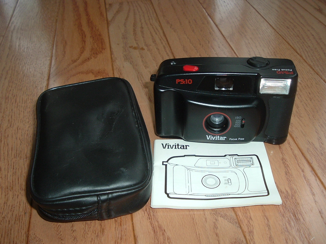Vivitar PS:10 plastic focus free simple camera with flash. Collector item