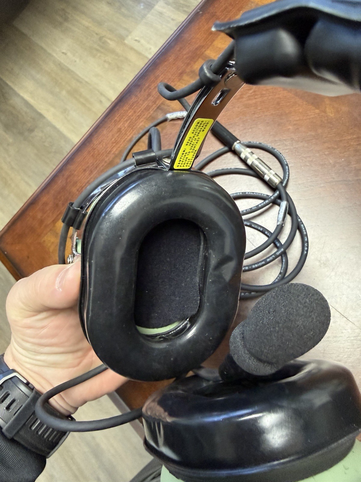 David Clark Pilot’s Flight Headset. In Like New Condition.