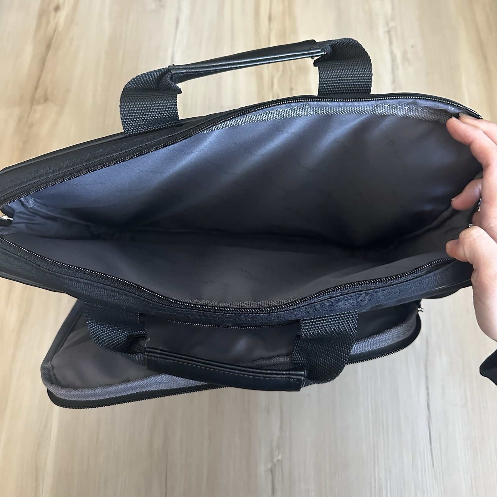 Samsonite Black Laptop Shuttle Business Case Computer Travel Bag