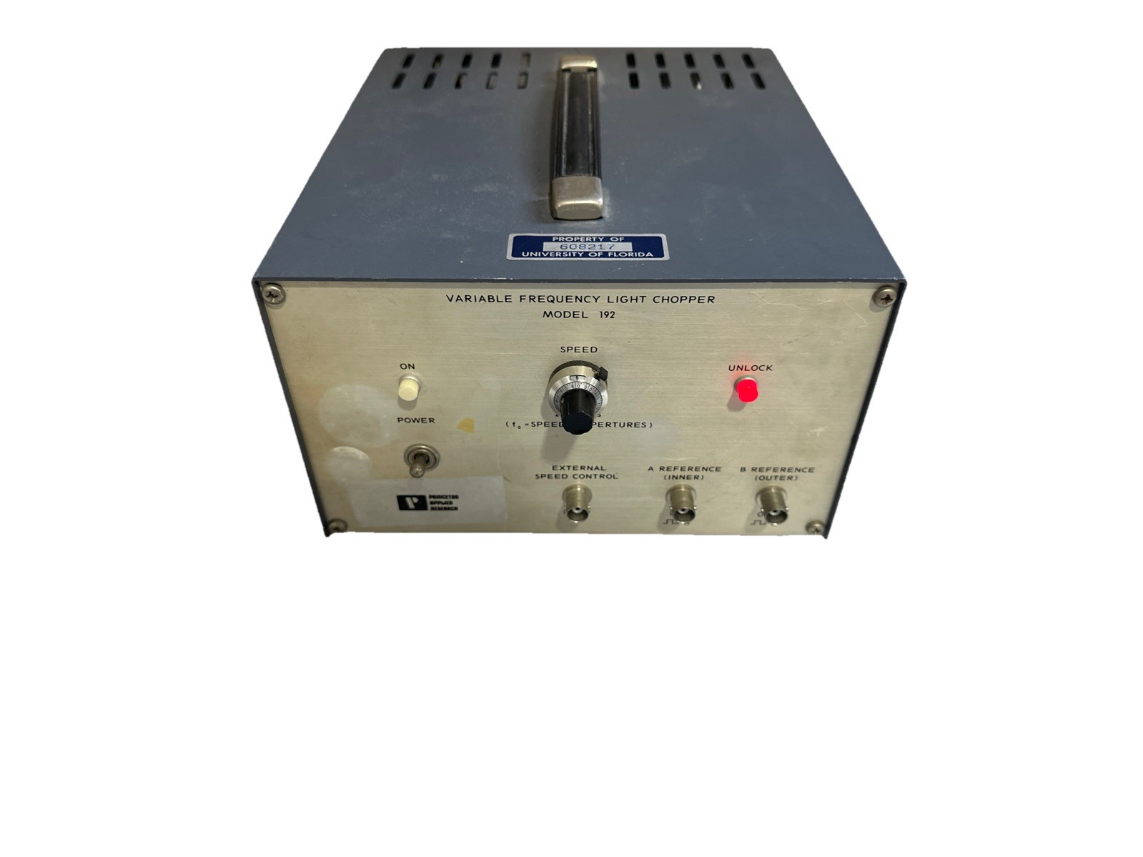 Princeton Applied Research 192 Variable Frequency Light Chopper Powers On