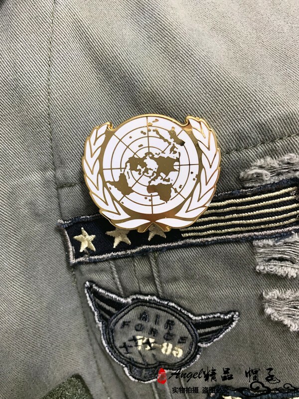 UN United Nations Metal Beret Cap Metal Pin Golden Badge Military Brooch