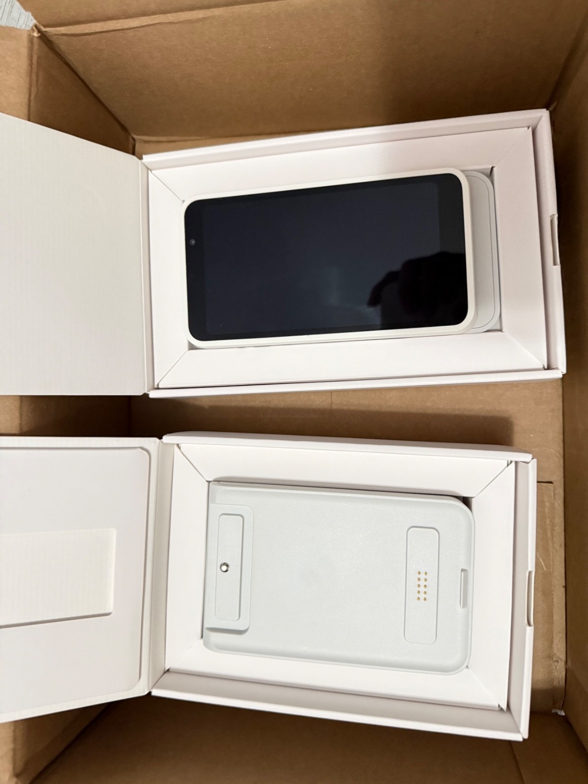 Stripe Reader S700 Card Reader. Charging DOCK