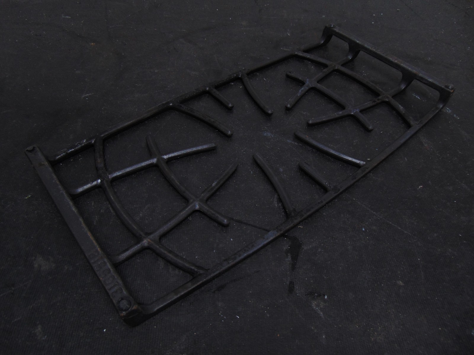 Frigidaire Range FGF348KSK Center Grate 316551802