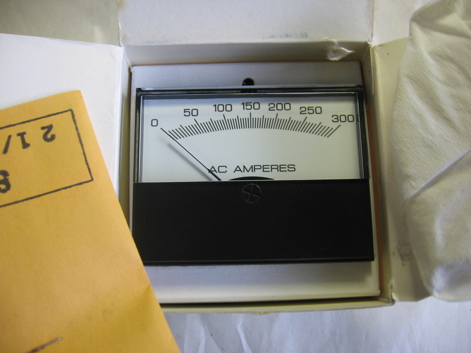 Yokogawa 2-1/2" Panel Meter Gauge 0-300 AC Amps Ammeter Transformer Rated