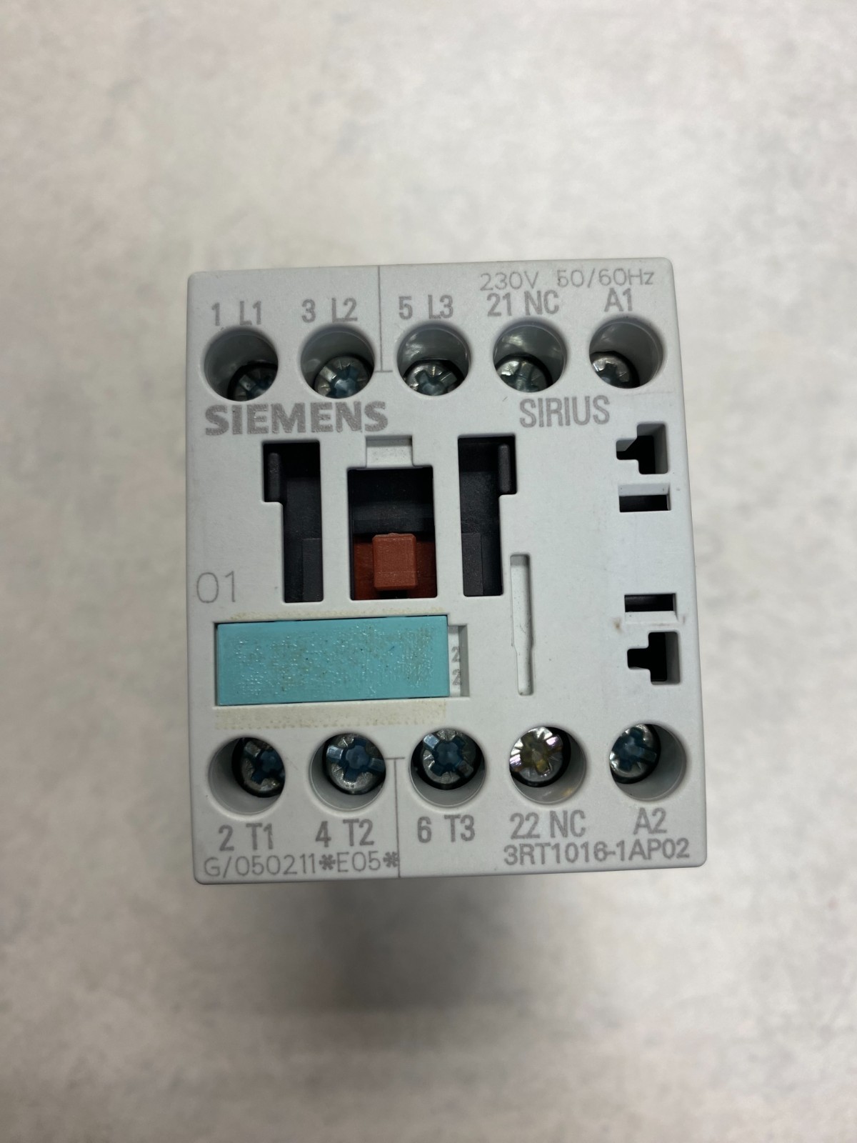 Siemens 3RT1016-1AP02 Sirius Contactor 690V 22A
