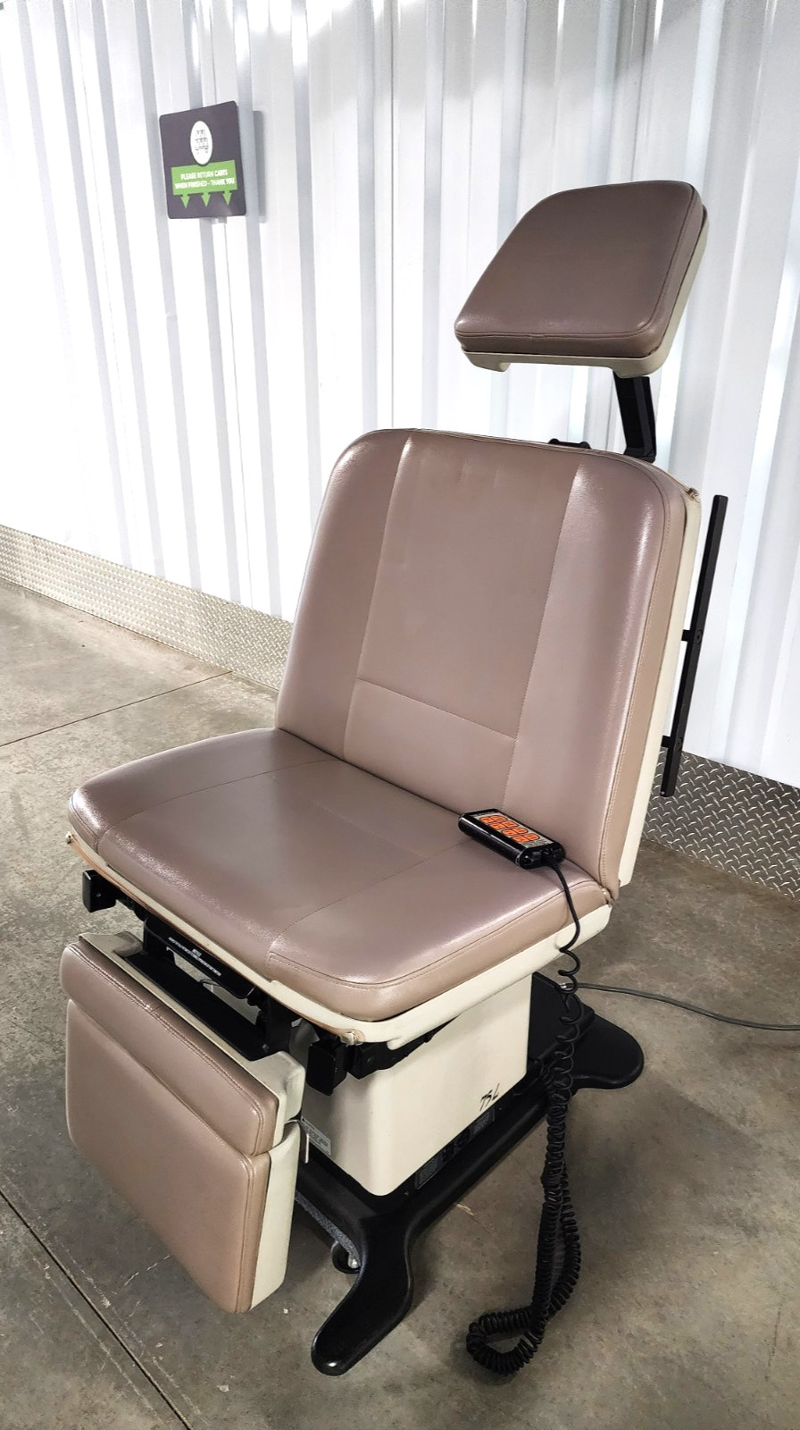 MIDMARK RITTER 75L POWER PROCEDURE EXAM CHAIR 411-011