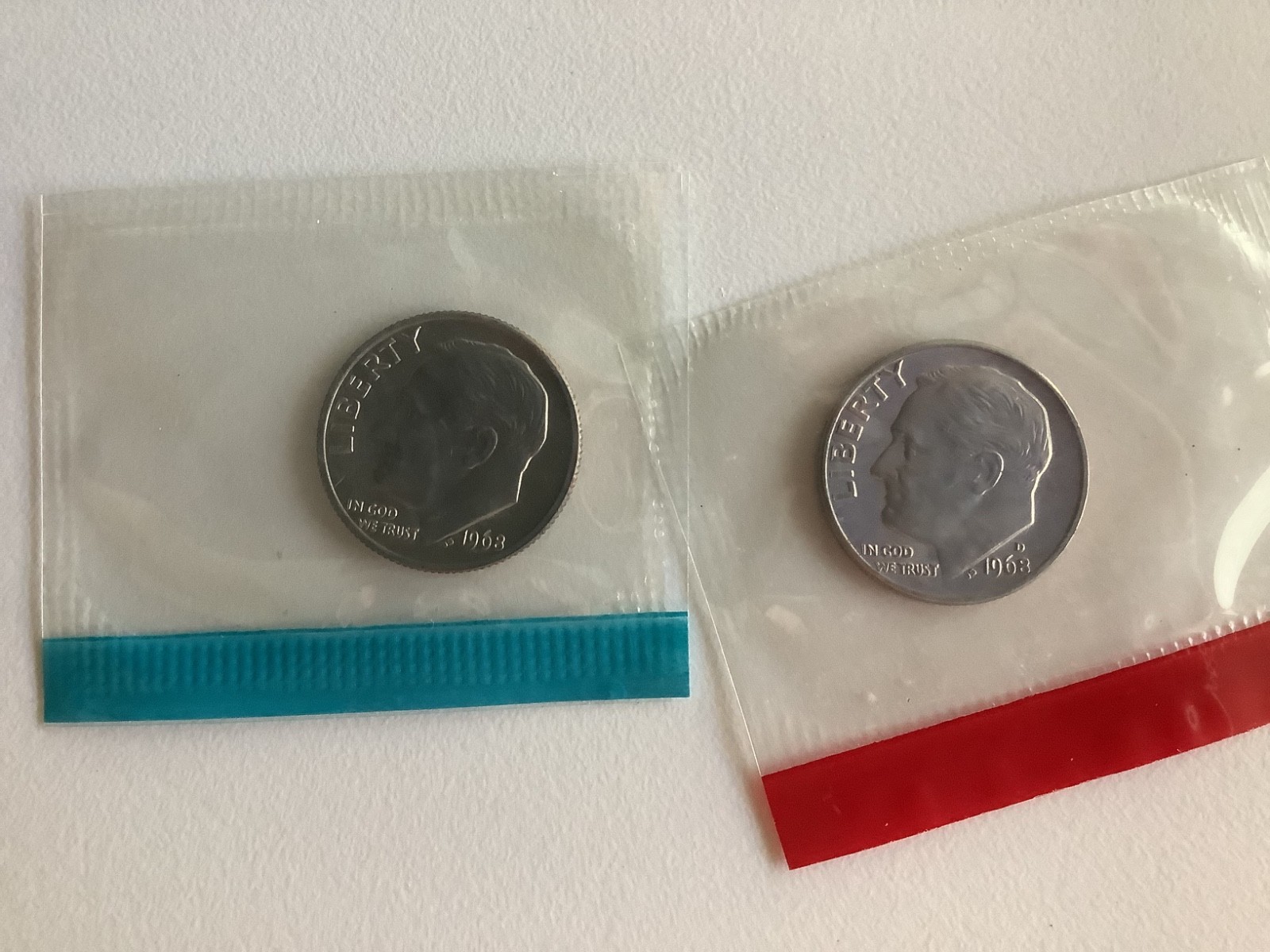1968 P + D UNCIRCULATED ROOSEVELT DIME SET STILL IN MINT CELLO 10c (2 COINS)