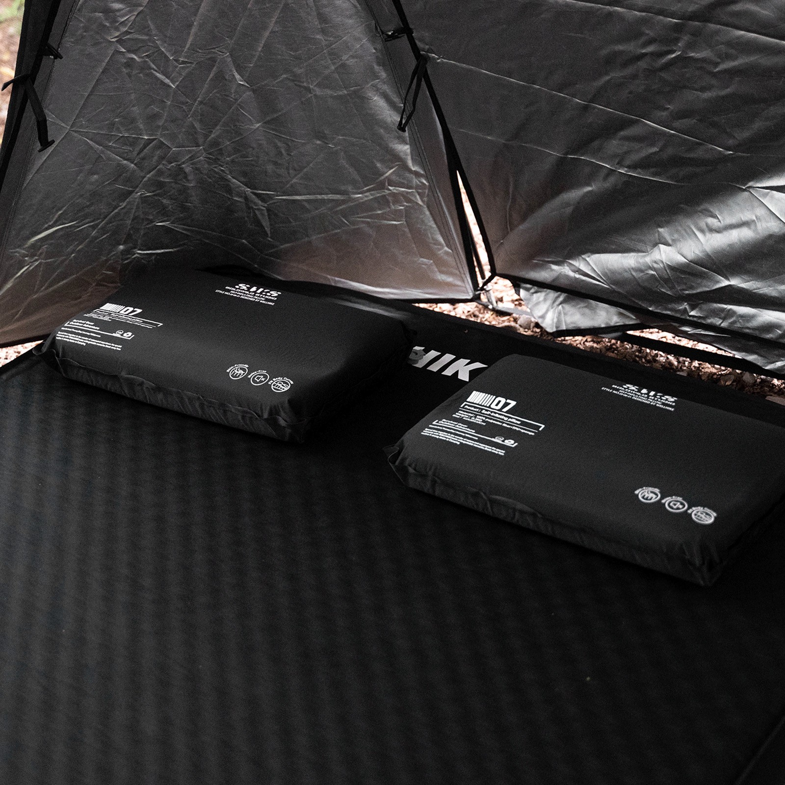 Double Inflatable Sleeping Mat with Built-in Pump for Backpacking Car Tent