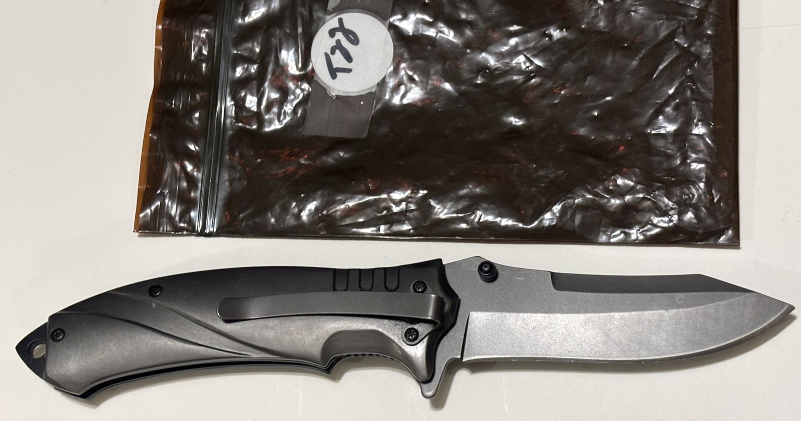 POCKET KNIFE 420 STAINLESS BLADE WITH GLASS BREAKER AND POCKET CLIP S5