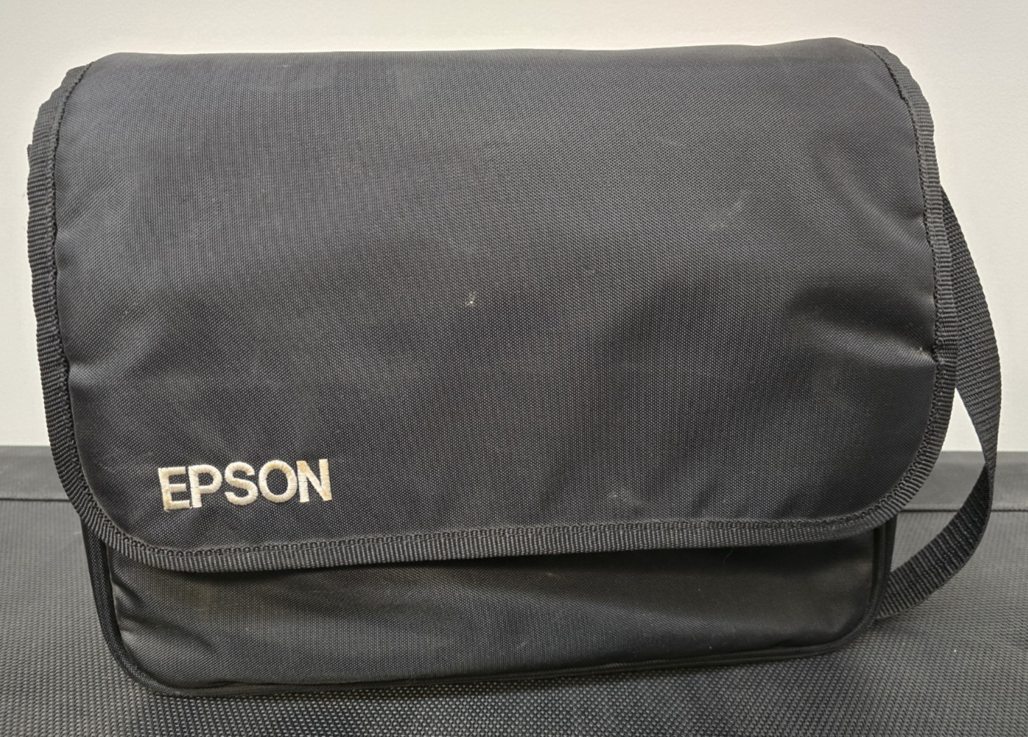 Epson PowerLite 50c EMP-50 Projector w/ Carry Case Untested AS-IS