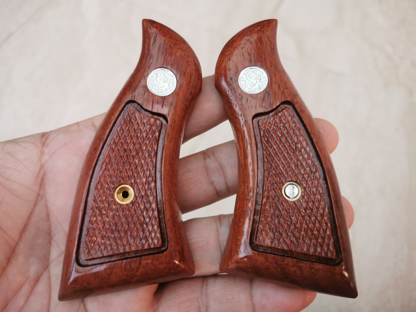 RETRO MAGNA GRIPS FOR S&W K/L FRAME SQUARE BUTT SMITH & WESSON # RANDOM 3