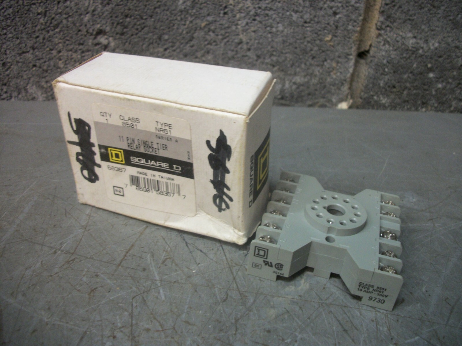 SQUARE D 11-PIN SINGLE TIER RELAY SOCKET BASE 8501NR61 10AMP 300VOLT NIB