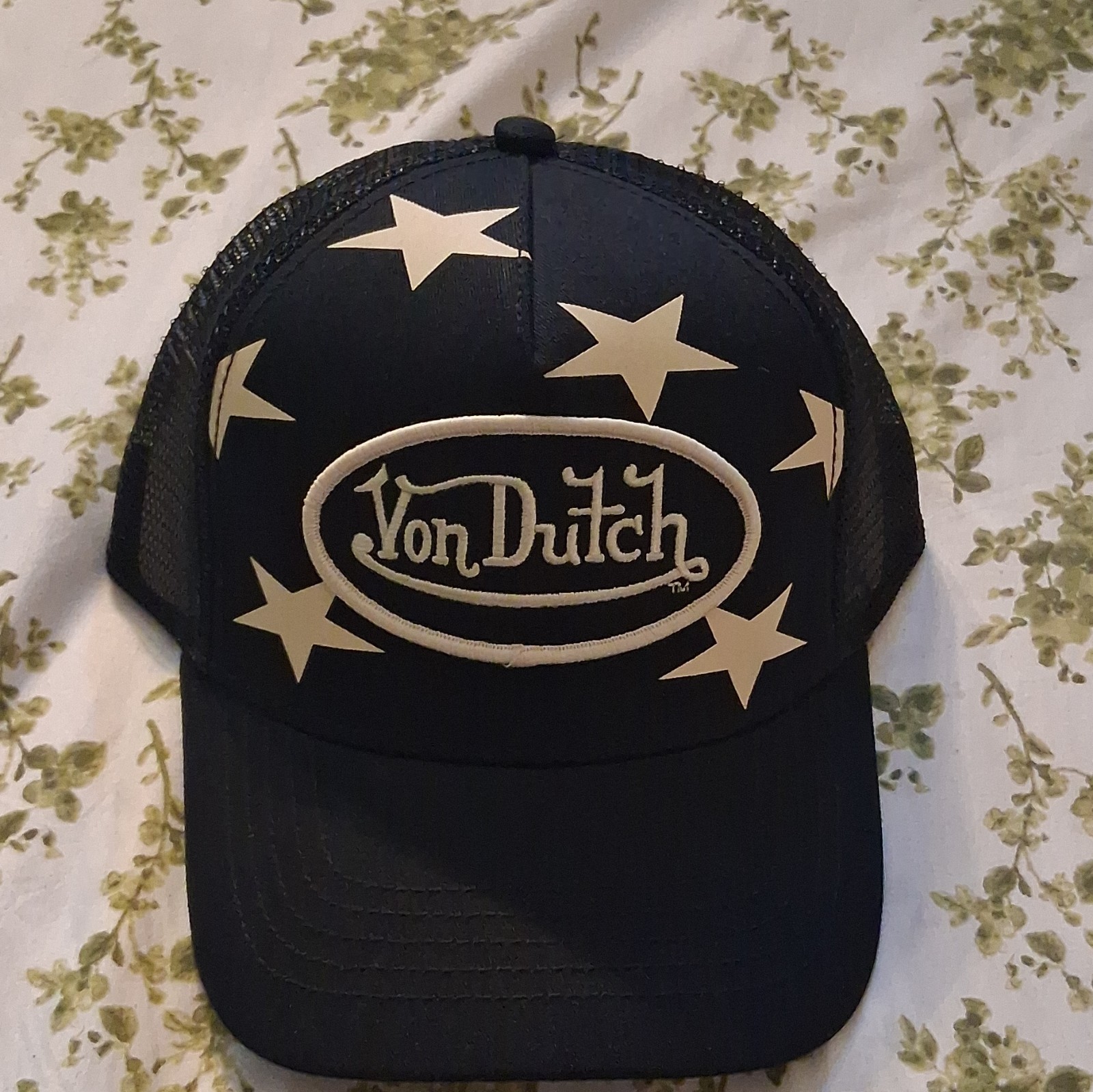 VON DUTCH BLACK & WHITE TRUCKER HAT MESH BACK ADJUSTABLE STAR PRINT ONE SIZE