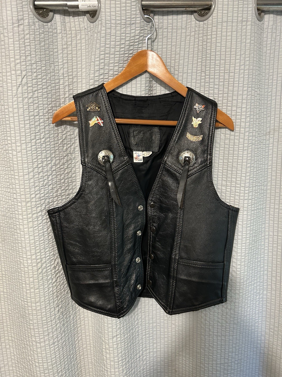 Unbranded Black Leather Biker Vest Med Harley Davidson Bar Shield Patch Pins