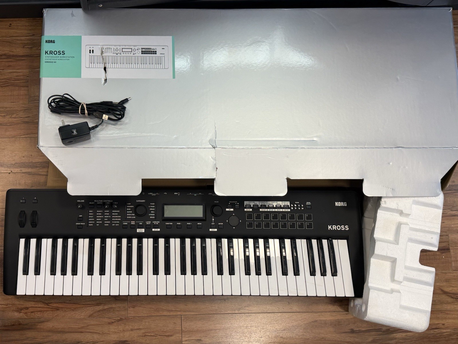 Korg Kross Kross2-61 Keyboard Synthesizer Cross