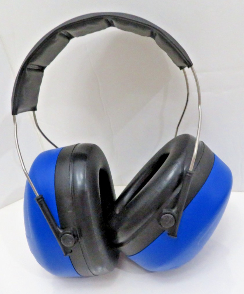 Peltor Bulls-Eye Ultimate 10 Hearing Noise Protection Earmuffs/Gun Shooting Gear