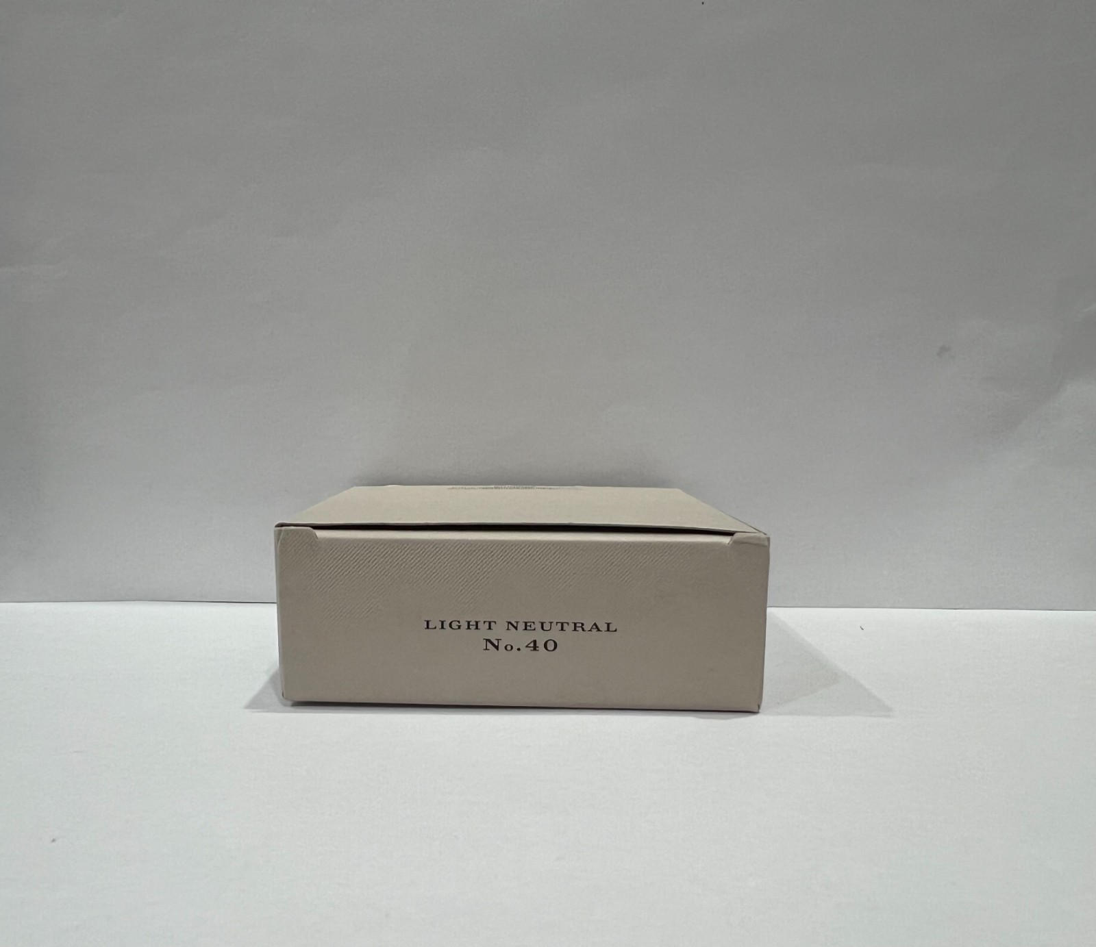 Burberry Matte Glow Compact Luminous Matte Foundation New--No. 40 Light Neutral