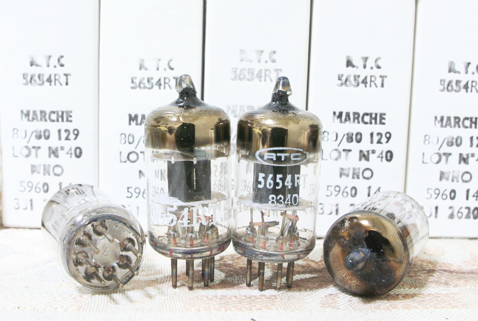Platinum Matched 1 pair NIB NOS  RTC 6AK5  5654 TUBE  Mullard made