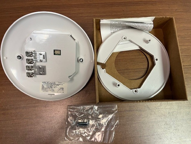 System Sensor PC2475W Horn strobe 75cd 24v, white ceiling; NEW; Free shipping