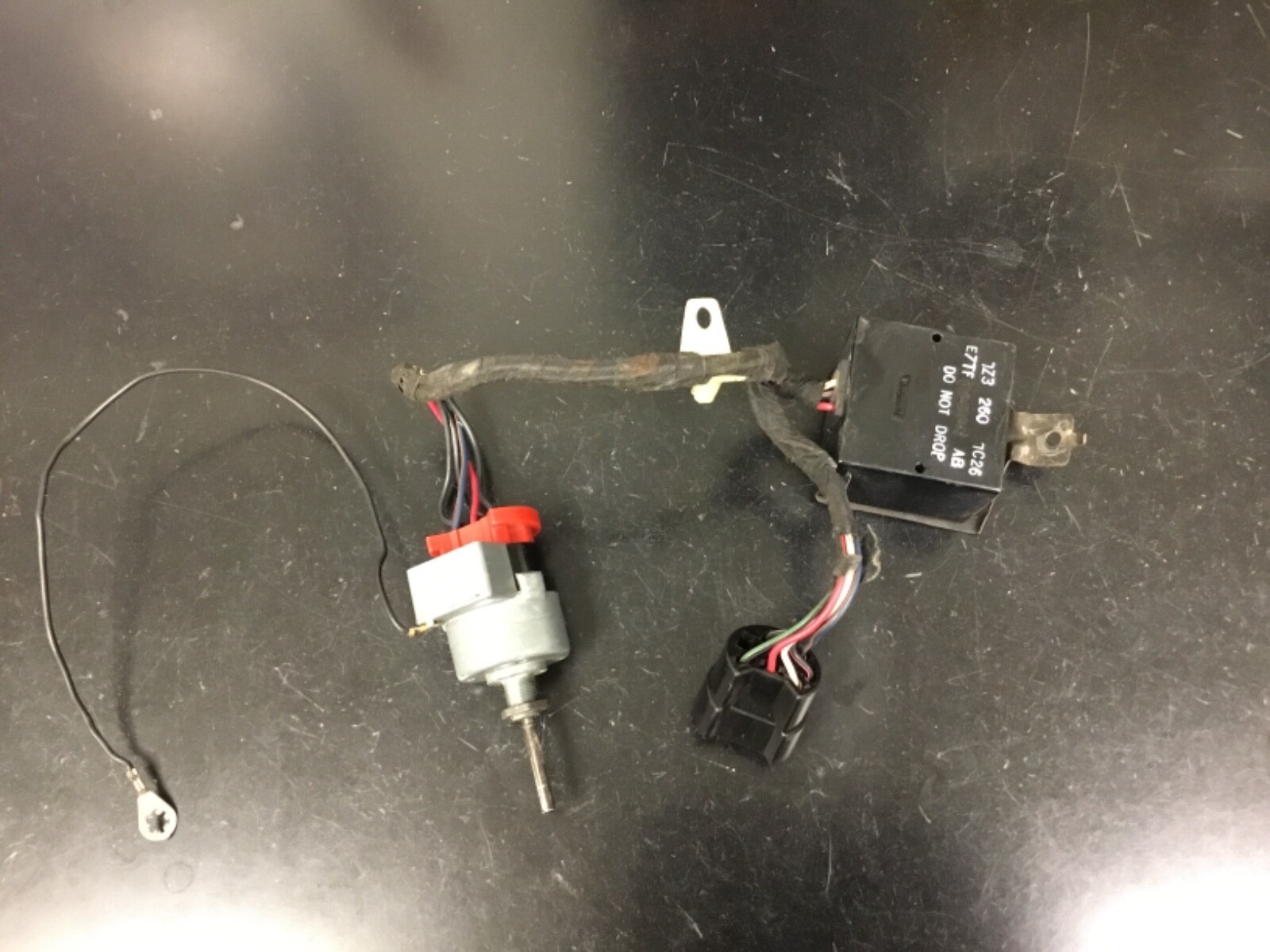 1987-1991 91 FORD Truck  BRONCO WIPER DELAY SWITCH MODULE 67 72 73 80 87 79